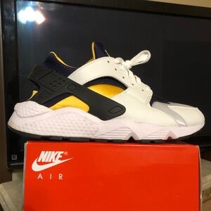 Nike Air Huarache Michigan sz 11 with box